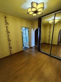 Продам 4 кімн., Червоної калини вул., Деснянський р-н