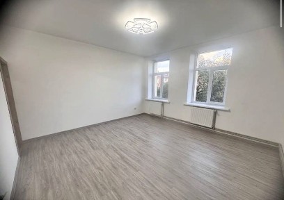 Продаж 2-кімнатної кв з ремонтом та власним подвірʼям | вул. Обліски |цегляний будинок | євроремонт | 68.7м2 |
