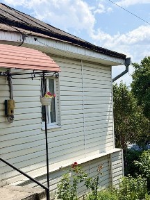 Продаж половини будинку цент м. Острог