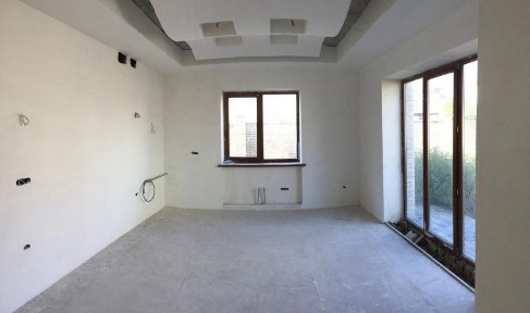 Продажа дома в Совиньоне, 408м², 10 сот