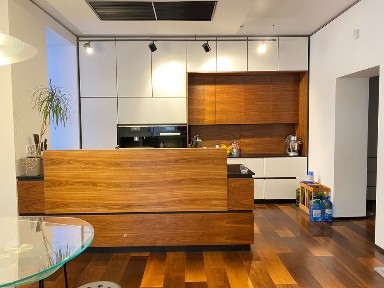 Продаж квартири вул. Коновальця 120