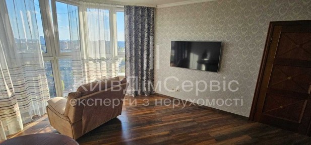 БЕЗ % Продам 2к 73 м2 Поправки Черчиля Хоткевича метро Чернігівська