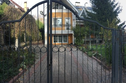 Продаж будинку 350 м²
