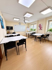 Продаж офісу 110 м², Оленівська вул., 8
