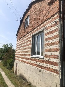 Продаж житлового будинку