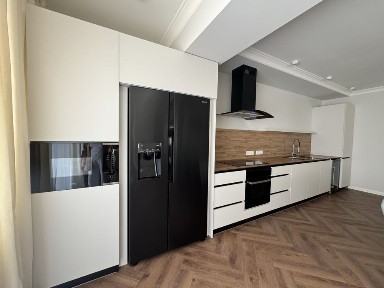 Продаж квартири 250кв. м Контрактова площа, Подол