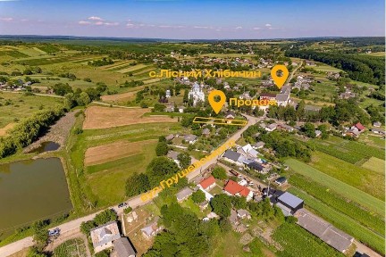 Продаю будинок в центрі с. Лісний Хлібичин