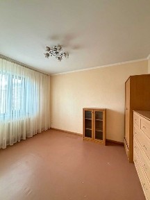 Продаж просторої житлової квартири. Січеславська 41.