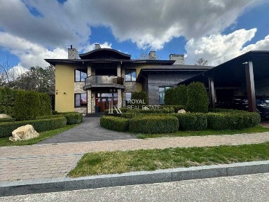 Продаж автономного будинку з дизайнерським ремонтом 623м2 в Котеджному містечку 