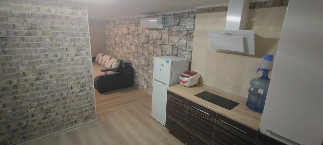 Жилий будинок з усим необхідним для життя
