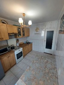 Соляні продаж Трьохкімнатна квартира