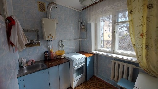 Продаєтся 3х. к Космонавтів