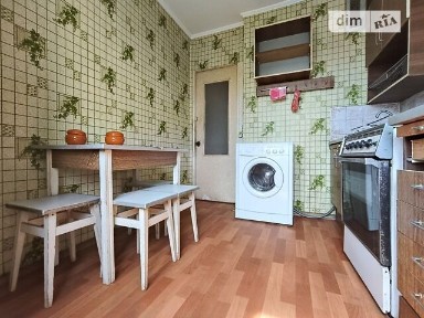 БЕЗ комісії для покупця пропонуємо двокімнату квартиру на Чоколівці. Вул. Ушинського буд. №16.