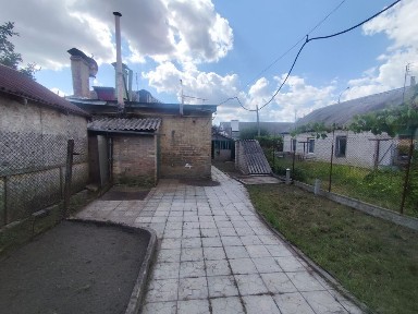 продам 1/2 будинка р-н Казбету