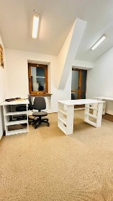 Поділ, 6 хв до метро - офіс 150 м2 в окремій будівлі