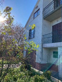 Твоя затишна оселя в центрі міста Мирного 9