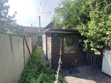 Продам 2-кімнатний будинок в центрі міста