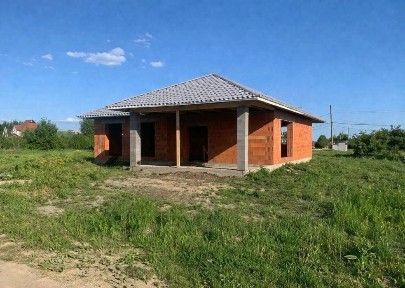 Будинок - недобудова, початок р ну Садовий