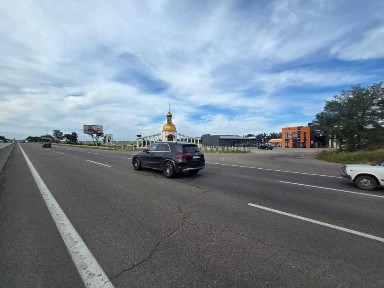 Перед Клеверным. Аренда Фасадного Магазина 180кв. м + 100 соток площад