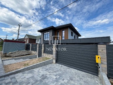Продаж 2 поверхового будинку 170 кв. м, 4 кімнати, на Міхновського 33 • ID 34956062