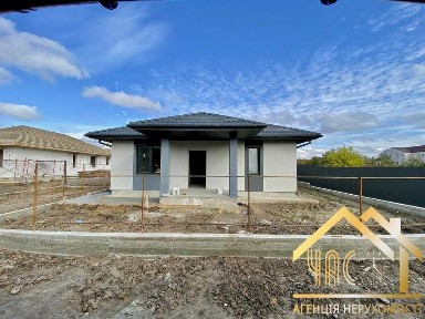 БЕЗ КОМІСІЇ! Продається одноповерховий будинок у Крюківщині, вул. Свободи є ГАЗ