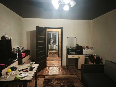 Продам 2-х кімнатну на Правому березі, Осипенковький. Реальному покупцю ТОРГ.