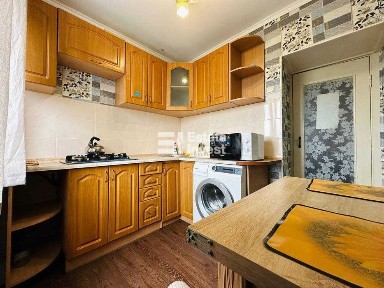 Продам 2 кімн. квартиру на пр. Науки, 66.