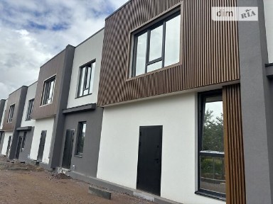 Продаж 2 поверхового таунхауса з ділянкою на 1 сотку, 64.5 кв. м, 1 кімната, на вул. Ярошівська 75/5 • ID 34823149