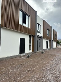 Продаж 2 поверхового таунхауса з ділянкою на 1 сотку, 42 кв. м, 1 кімната, на вул. Ярошівська • ID 34823106