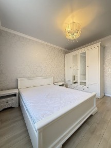 Продам! Двокімнатна квартира з ремонтом та меблями в Ірпені. Центральний парк! Газ! 5 поверх 60м2 Тепла підлога! Паркінг! Поруч школа, садочок. Оф. 2%