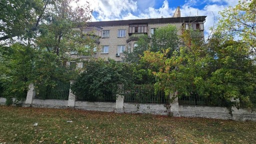 Метро Дарниця, продаж квартири, сталінка, без комісії.