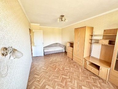 Продам однокімнатну квартиру. ЮТЗ. Театральна.