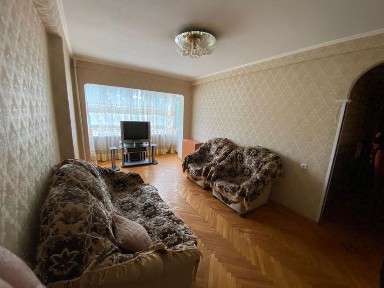Квартира 2 кімнатна на лісовому массиві в спальному районі