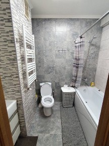 Продаю 2 кім квартиру