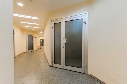 Оренда комерційного приміщення 33 м² на проспекті Степана Бандери