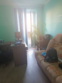 Продам двокімнатну в центрі
