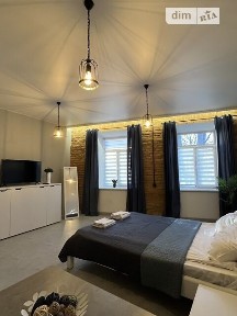 Здам подобово 5к квартиру на вул. Лесі Українки 25 • ID 33684263
