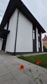 Будинок за шлагбаумом, елітна забудова, безпека та краса