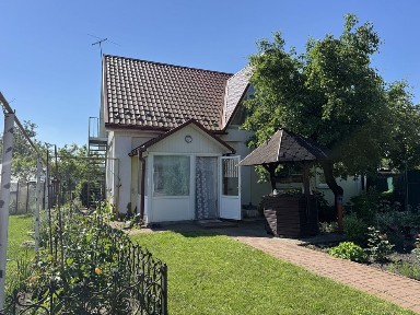 Будинок з великою ділянкою Буча