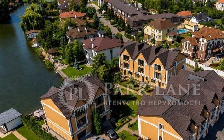 с. Козин Преміальний таунхаус біля озера в закритому комлексі. Обухівський район Київська обл