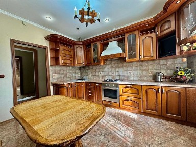 Продаж 3 кім квартири по вул. Мечникова (парковка, підвал)