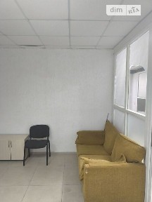 Продаж офісного приміщення 14.5 кв. м. на 2 поверсі на вул. Галицька 43Б, триповерхова будівля • ID 34826069