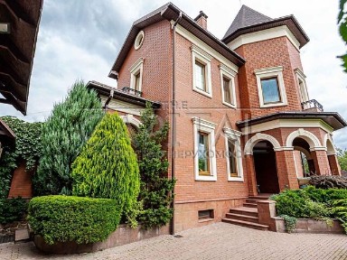 Продаж 3 поверхового будинку з ділянкою на 9 соток, 500 кв. м, 6 кімнат • ID 34826180