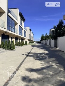 Продаж 3 поверхового таунхауса з ділянкою на 1.4 сотки, 165 кв. м, 4 кімнати, на вул. Затишна • ID 34825801