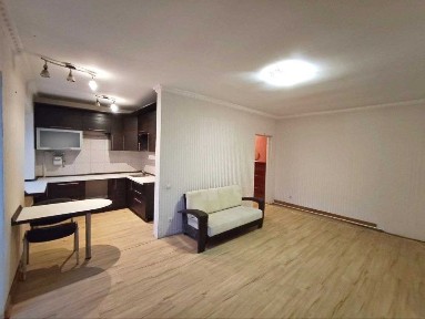 Продам трикімнатну квартиру в Ревне, Бориспільський р-н.