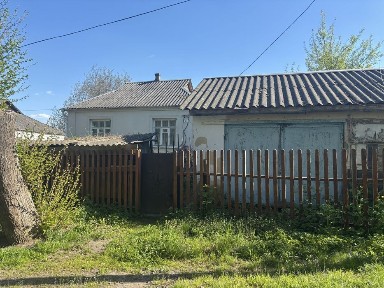 Продам добротний, утеплений будинок біля ставка