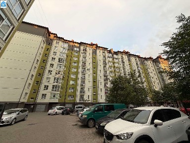 Продається 2 кімнатна квартира, автономне газове опалення, меблі, можна по перерахунку