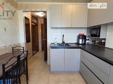 Продам 3к. квартиру на ж/м Тополя-2