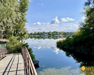 Продаж будинку 450 м²