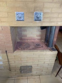 Терміново ! Продається 3-кім квартира, 58 м² у Лісовій Поляні | 1 поверх з 5/ Піч + електроопалення | Електричка поруч